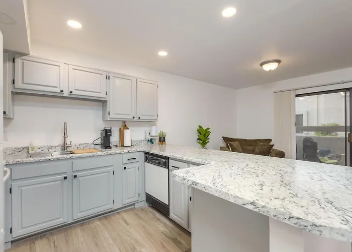 Walkable 2br In Old Town W Pool Apartament *