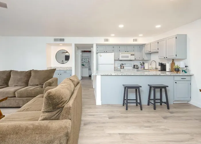 Walkable 2br In Old Town W Pool Apartament