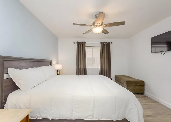 Walkable 2br In Old Town W Pool Apartament *