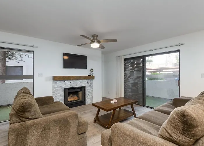 Walkable 2br In Old Town W Pool