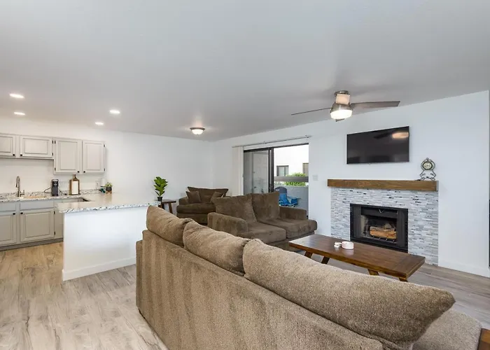Walkable 2br In Old Town W Pool Apartament