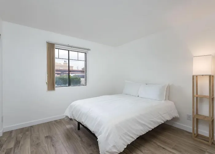 Apartament Walkable 2br In Old Town W Pool *